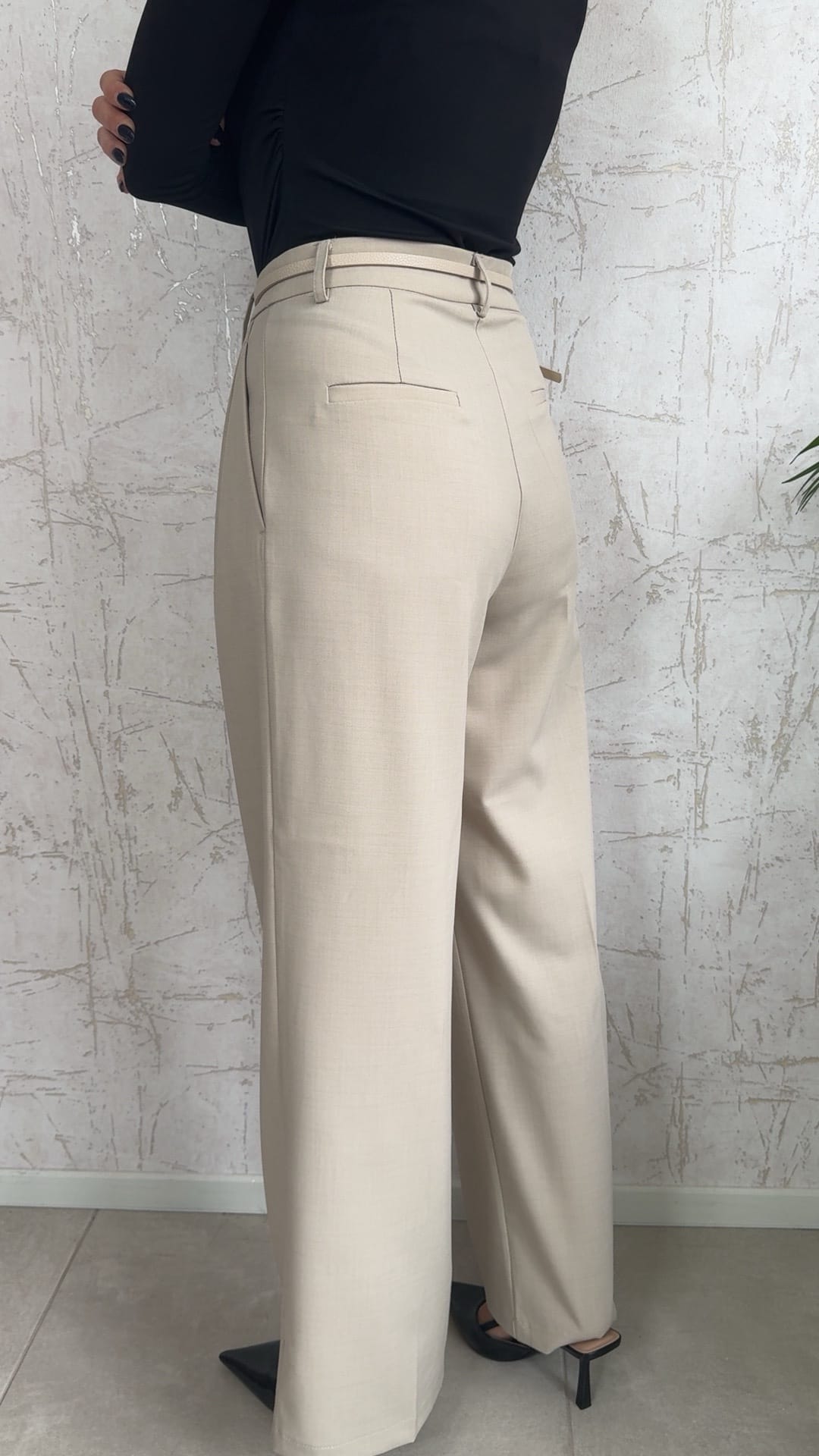 Παντελονα με πιέτες-μπεζ