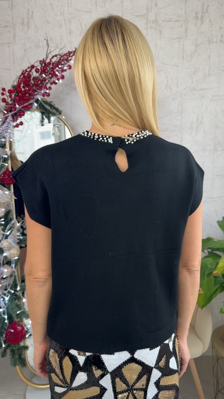 Μπλούζα με στρας στο λαιμό -Μαυρο